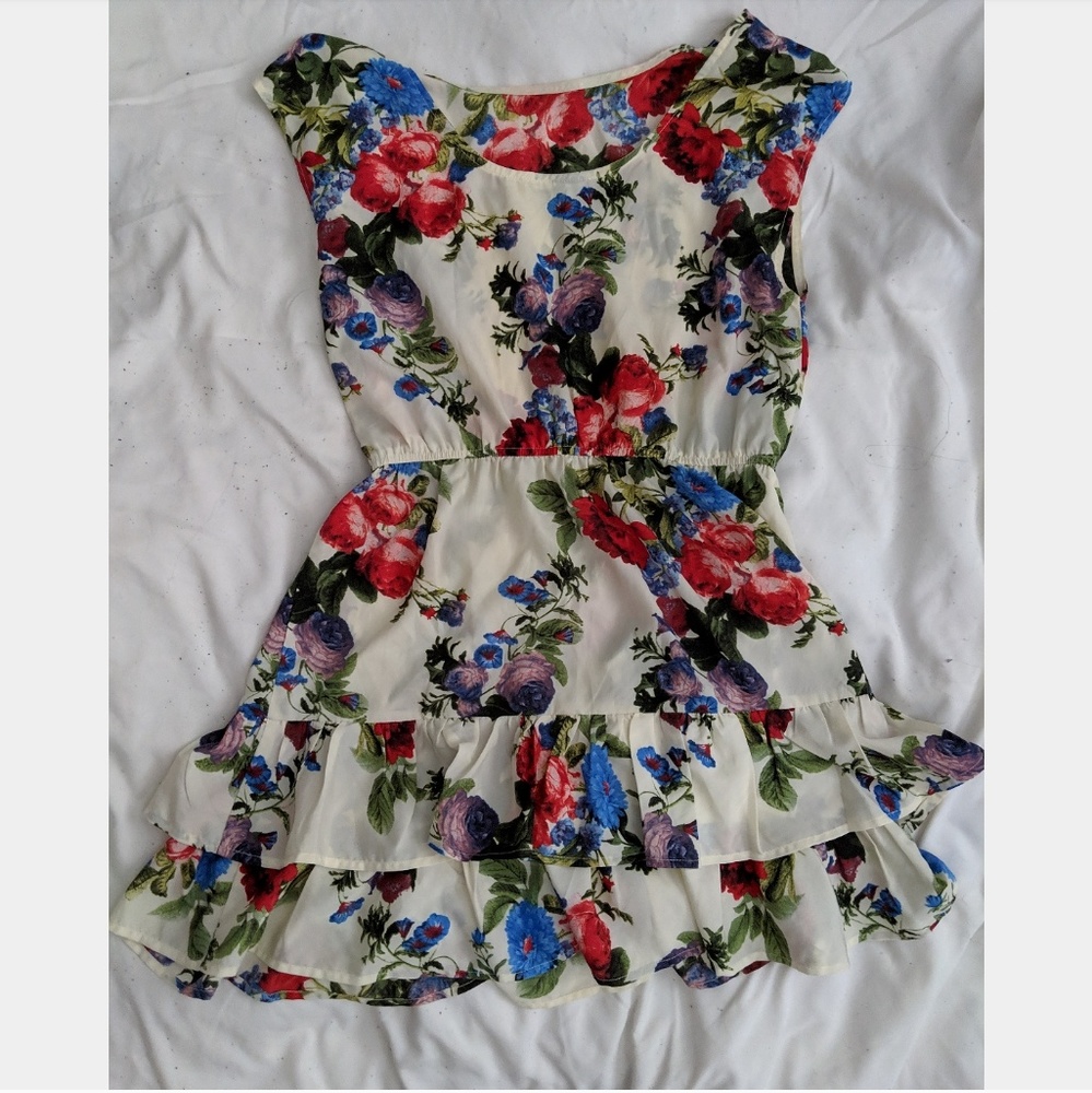 Floral ruffled mini dress!